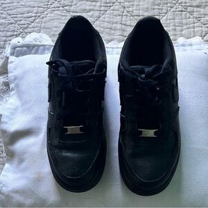 Classic Black unisex Sneakers